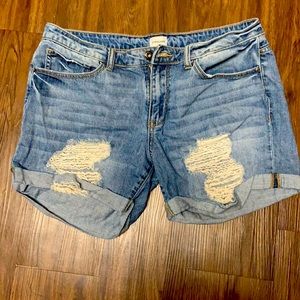 Sneek Peak Sexy Boyfriend Distressed Jean shorts